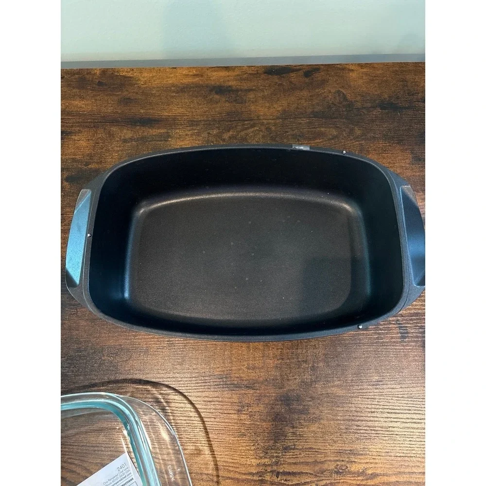 Pampered Chef Covered Roaster#2401 (Dual Use) Pan